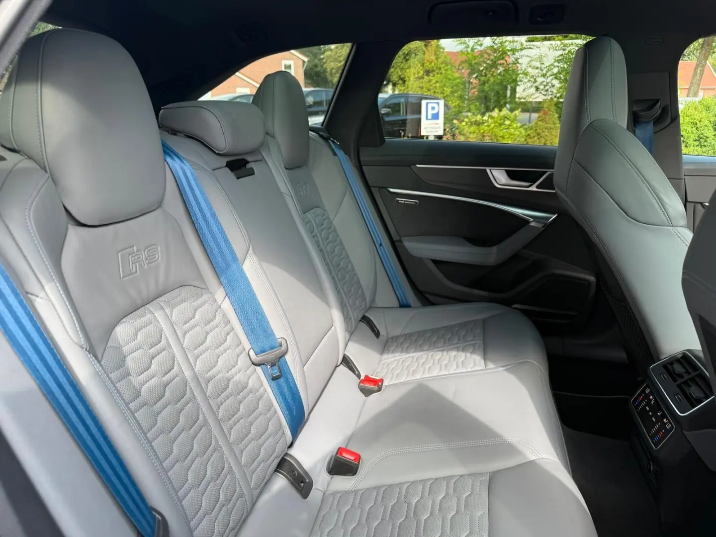 Audi RS6 Avant 4.0 TFSI quattro H/UP*LEDER*TOP*PANO