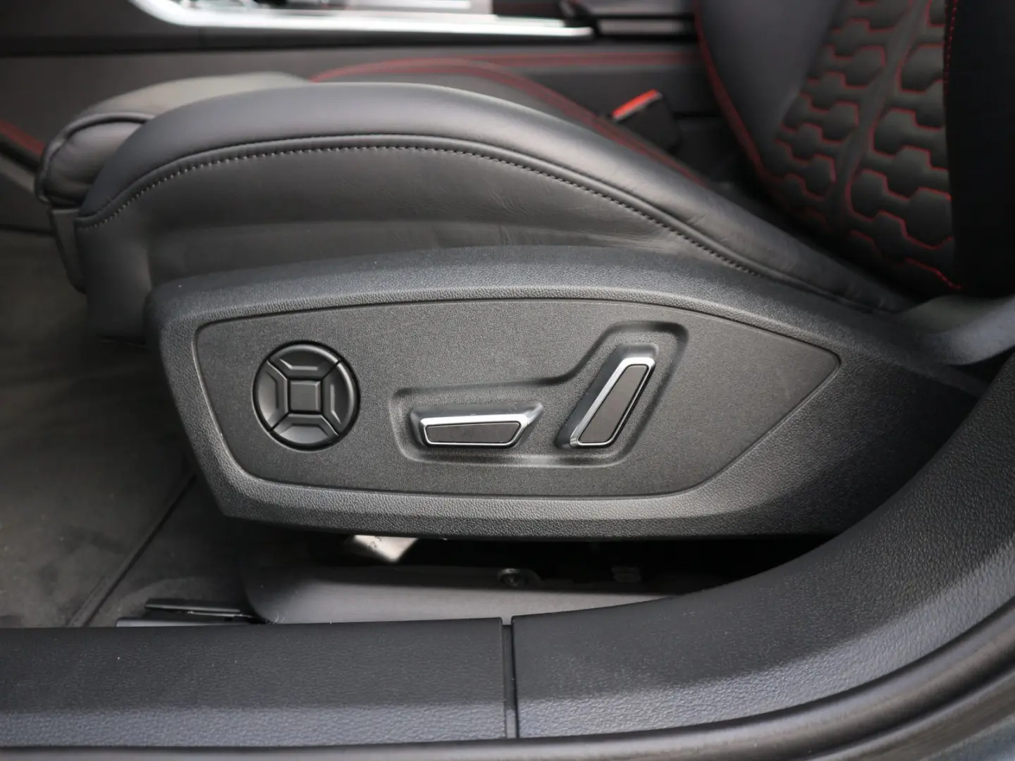 Audi RS 6 Avant 4.0 TFSI quattro tiptronic *B&O
