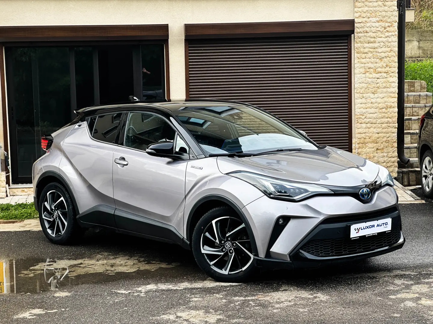 Toyota C-HR 2.0 HSD 184 CP 4x2 CVT Classy Bi-Tone