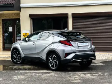 Toyota C-HR 2.0 HSD 184 CP 4x2 CVT Classy Bi-Tone