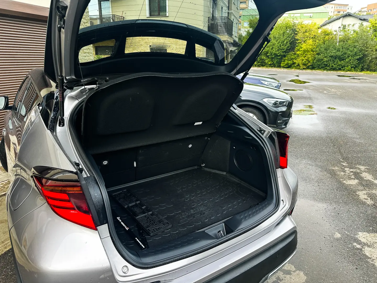 Toyota C-HR 2.0 HSD 184 CP 4x2 CVT Classy Bi-Tone