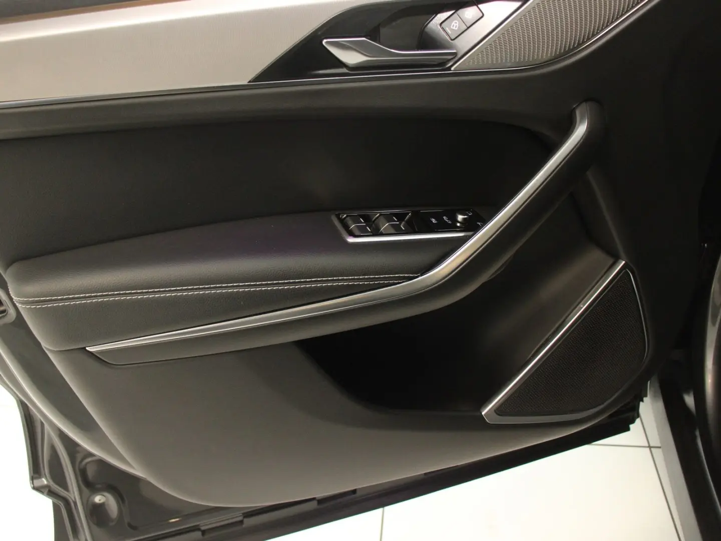 F-Pace D200 AWD R-Dynamic SE AHK DAB LED RFK