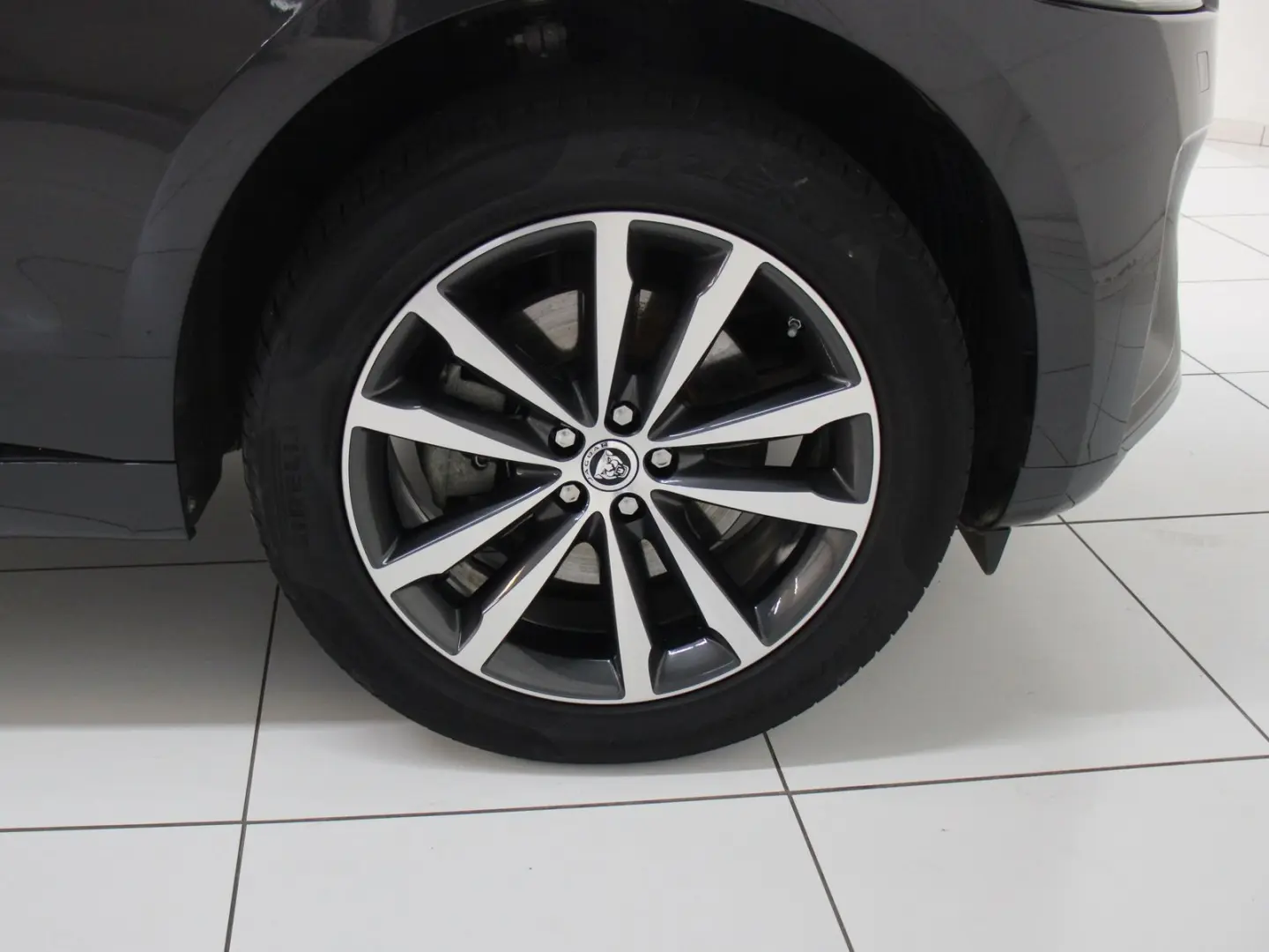 F-Pace D200 AWD R-Dynamic SE AHK DAB LED RFK