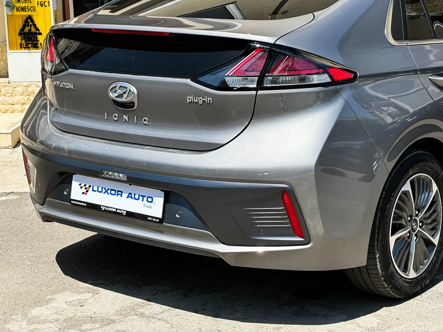 Hyundai IONIQ