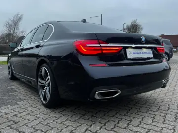 750d xDrive M-Sport Head-Up Massage Laser Standh