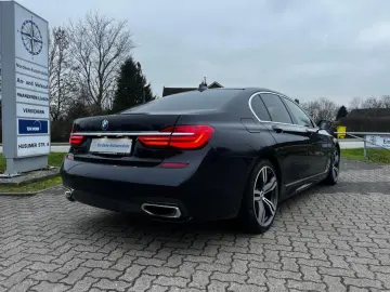 750d xDrive M-Sport Head-Up Massage Laser Standh
