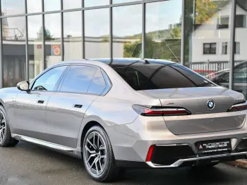 740d xDrive M Sport Pano Sky Lounge* Standheiz.*