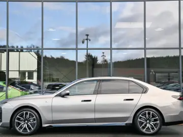 740d xDrive M Sport Pano Sky Lounge* Standheiz.*