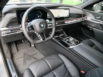 740d xDrive M Sport Pano Sky Lounge* Standheiz.*