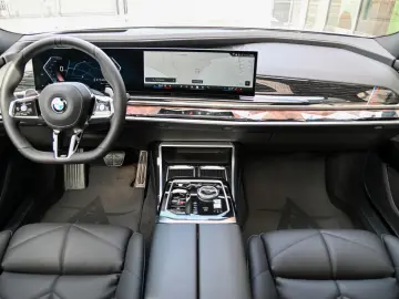 740d xDrive M Sport Pano Sky Lounge* Standheiz.*