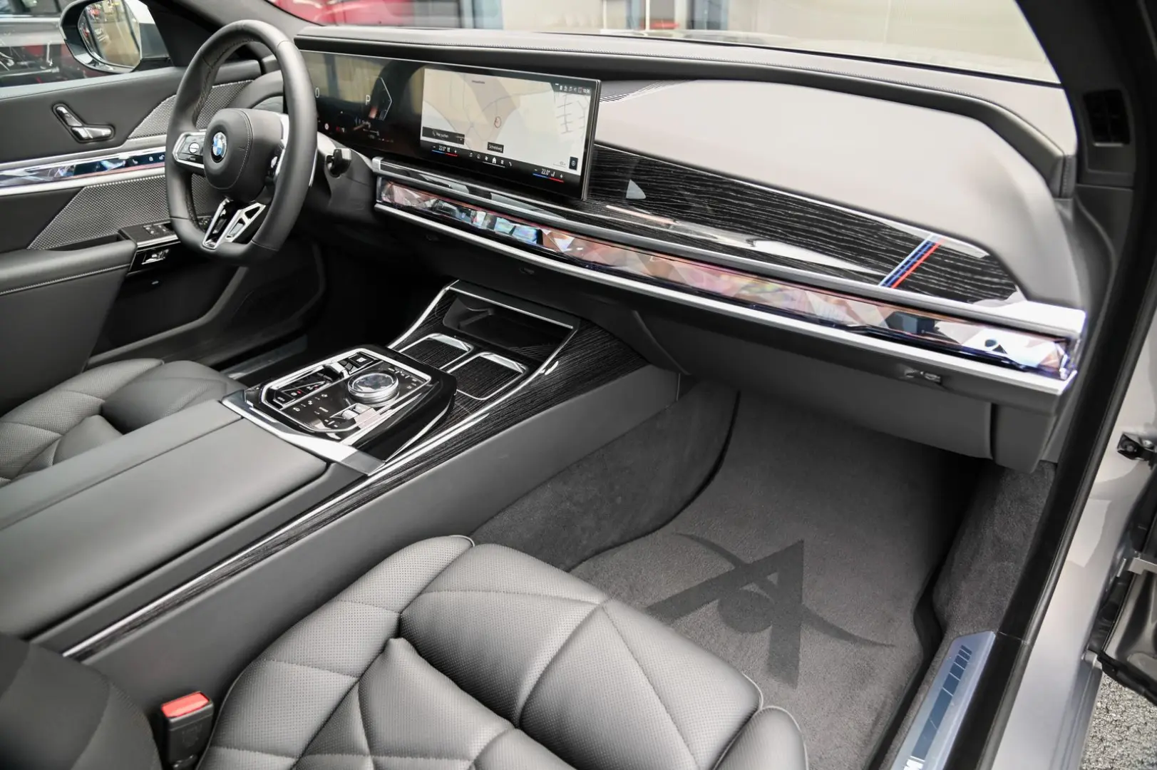 740d xDrive M Sport Pano Sky Lounge* Standheiz.*