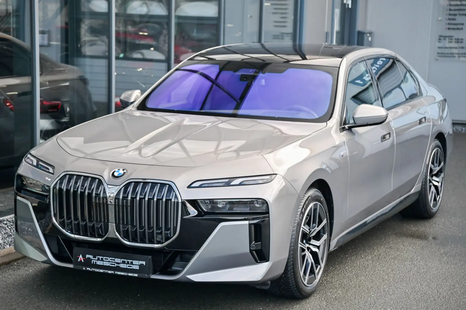 740d xDrive M Sport Pano Sky Lounge* Standheiz.*