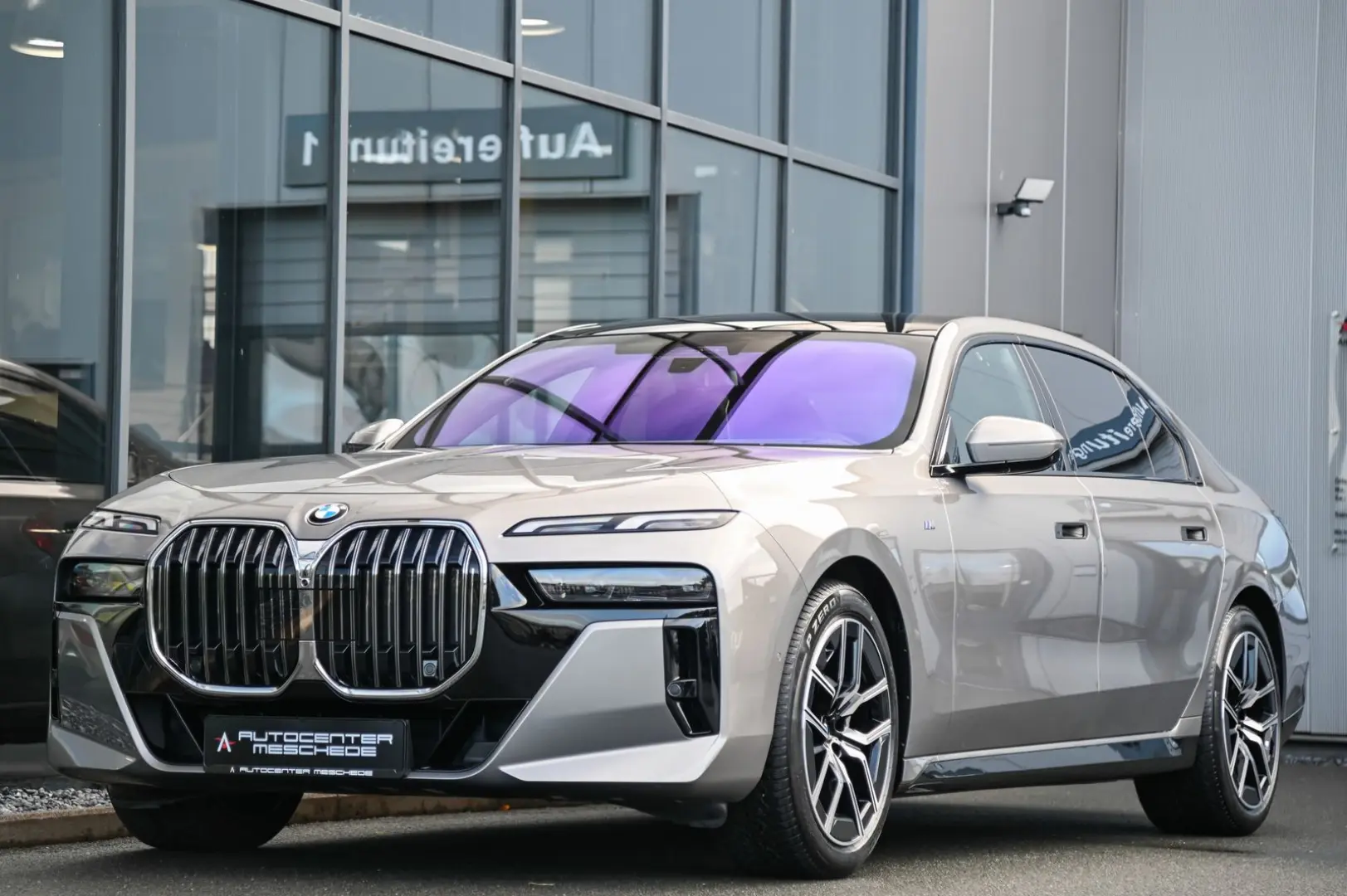 740d xDrive M Sport Pano Sky Lounge* Standheiz.*
