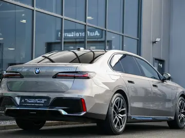 740d xDrive M Sport Pano Sky Lounge* Standheiz.*