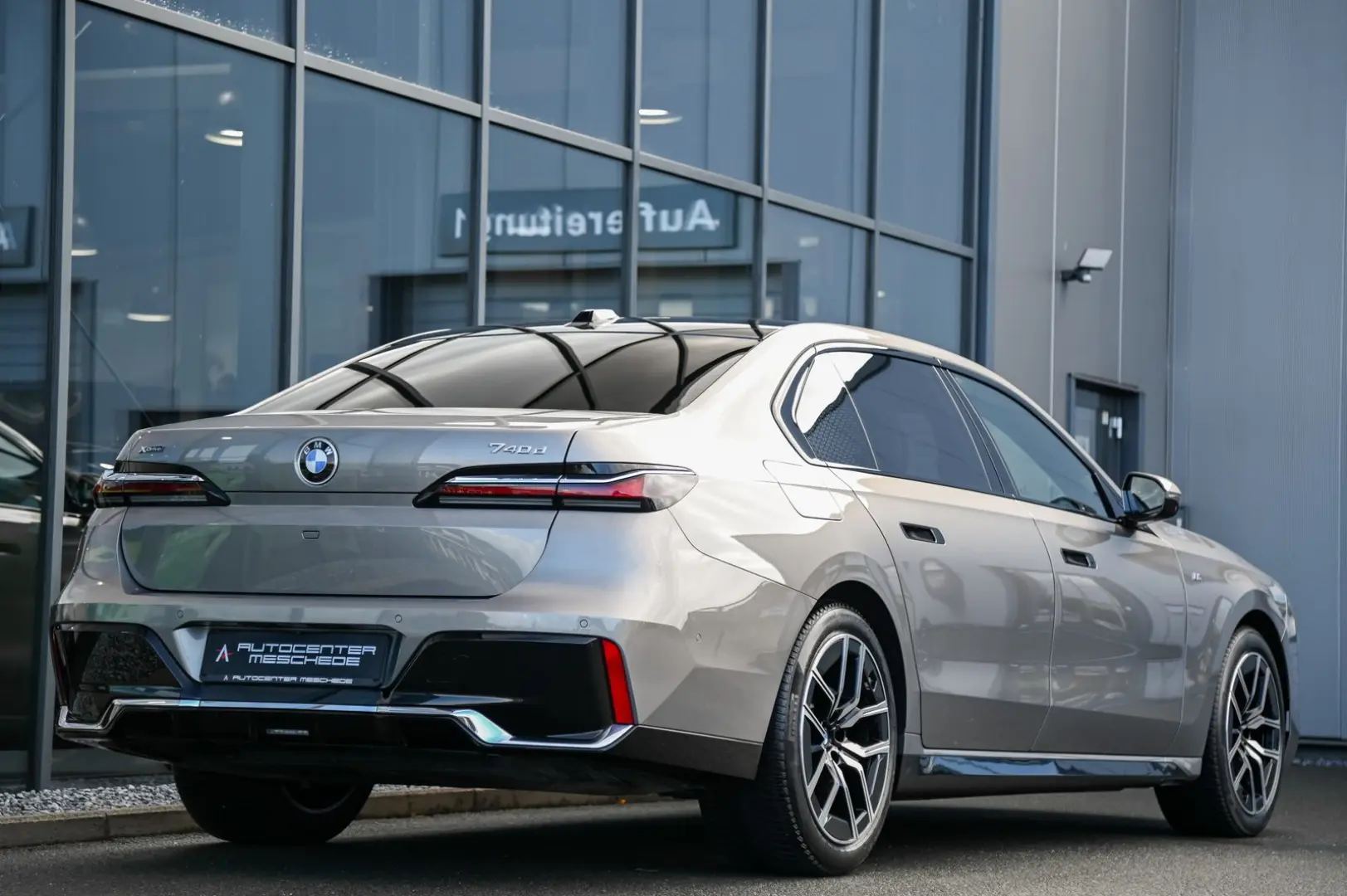 740d xDrive M Sport Pano Sky Lounge* Standheiz.*