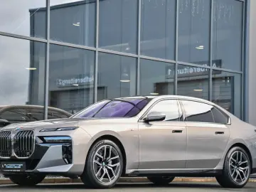 740d xDrive M Sport Pano Sky Lounge* Standheiz.*