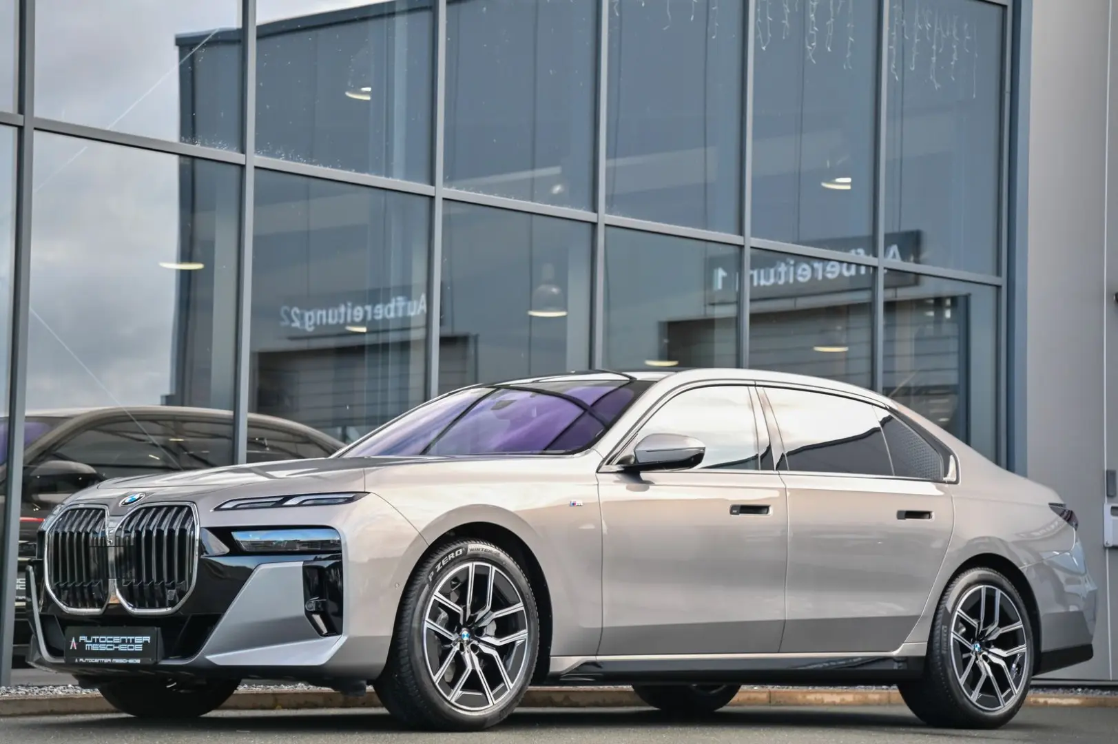 740d xDrive M Sport Pano Sky Lounge* Standheiz.*