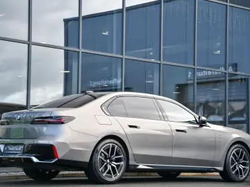 740d xDrive M Sport Pano Sky Lounge* Standheiz.*