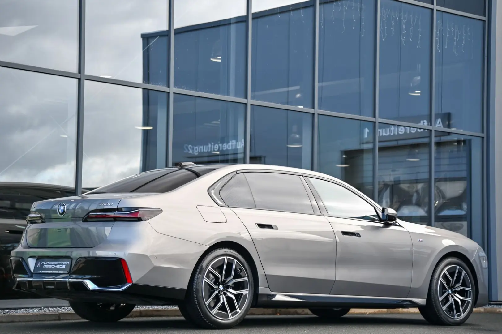 740d xDrive M Sport Pano Sky Lounge* Standheiz.*