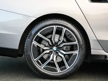 740d xDrive M Sport Pano Sky Lounge* Standheiz.*