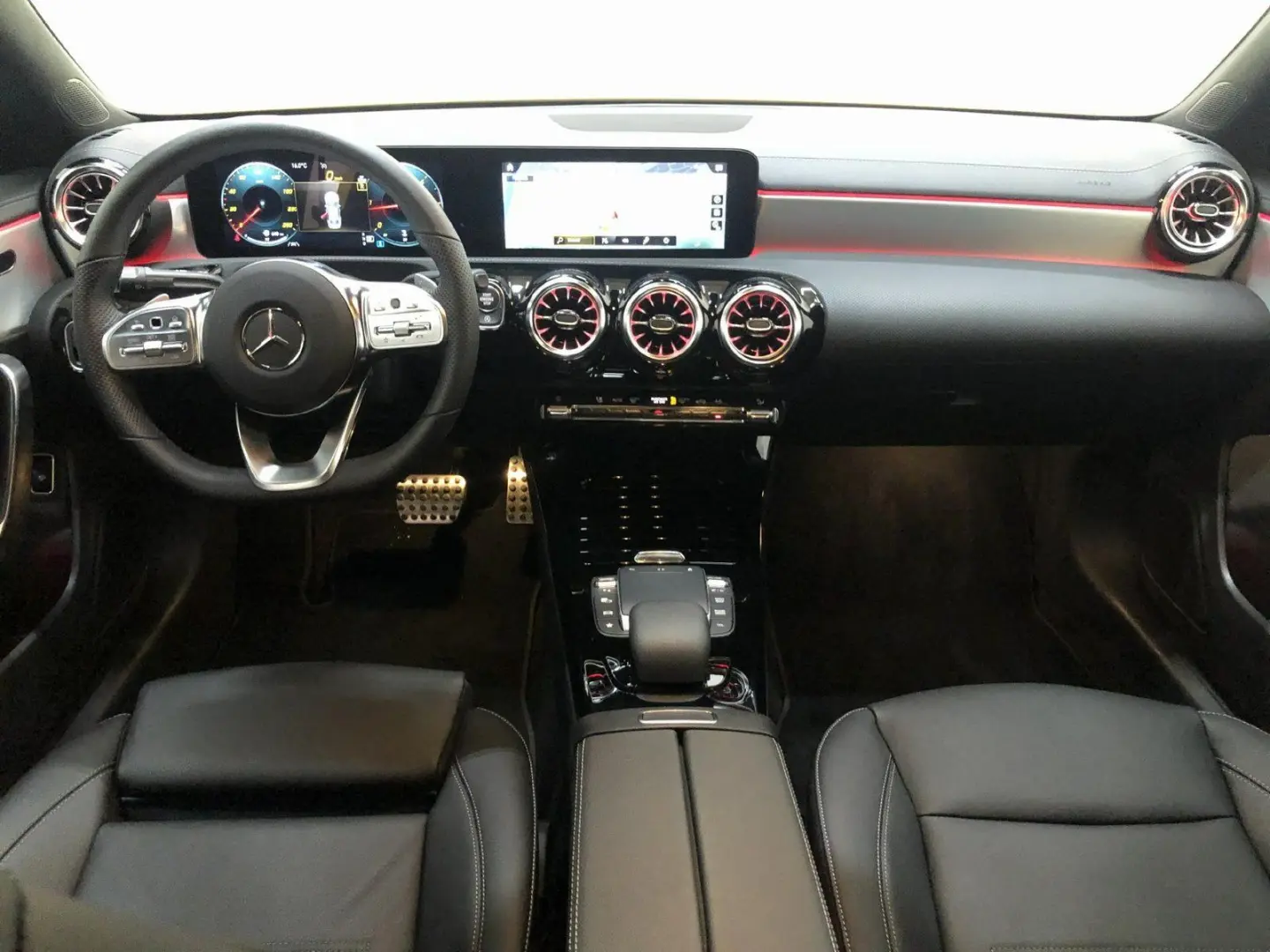 CLA 220 d AMG *NIGHT*Leder*AHK*Kamera*MULTIBEAM*