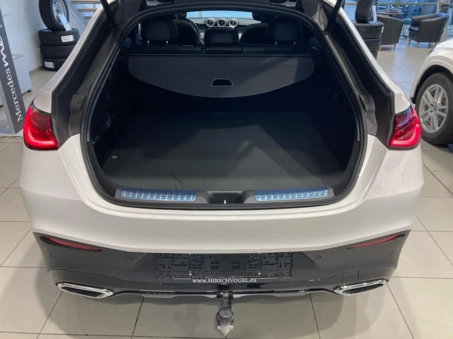 GLC 200 4M EDITION AMG-Line+Night+Pano+AHK+DISTR