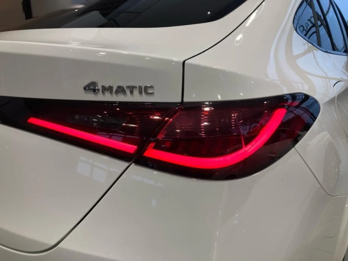 GLC 200 4M EDITION AMG-Line+Night+Pano+AHK+DISTR