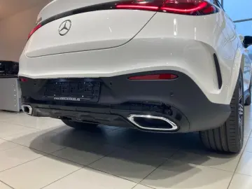 GLC 200 4M EDITION AMG-Line+Night+Pano+AHK+DISTR