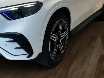 GLC 200 4M EDITION AMG-Line+Night+Pano+AHK+DISTR