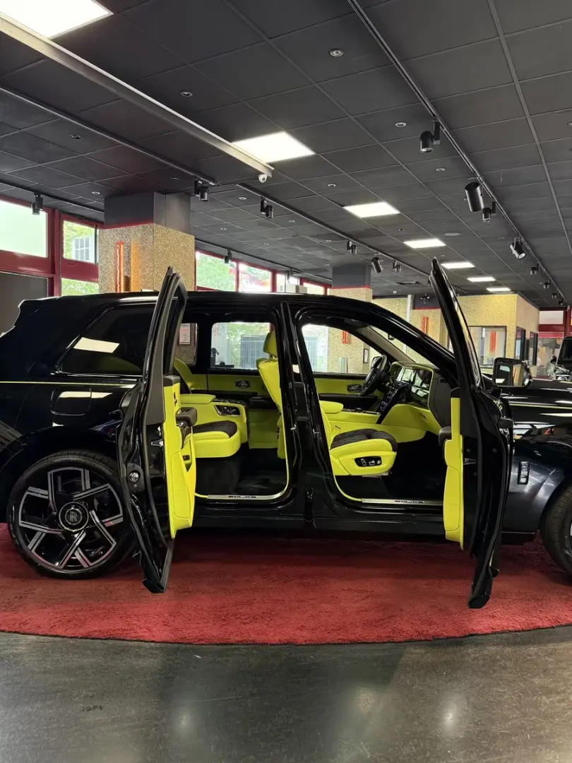 Rolls-Royce Cullinan BLACK BADGE 4SEAT facelift 2025