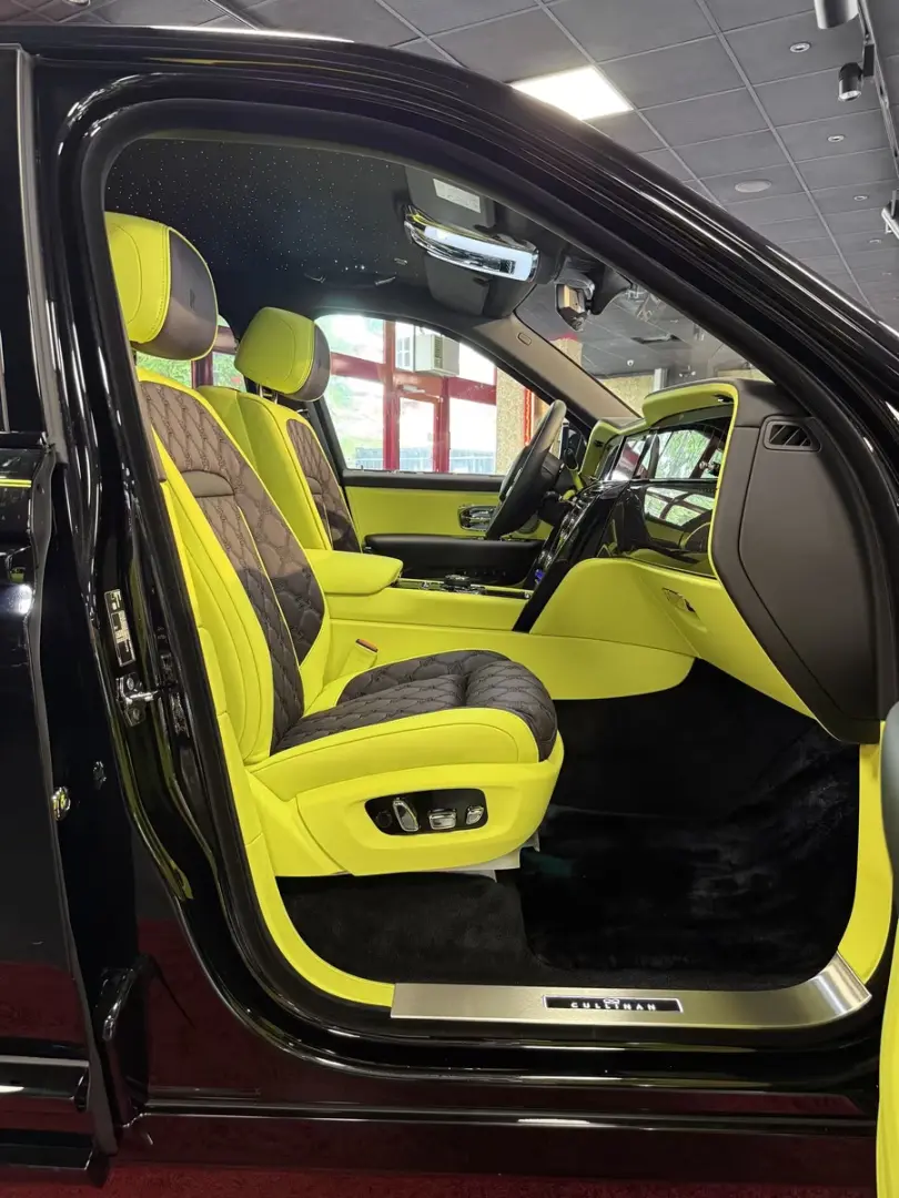 Rolls-Royce Cullinan BLACK BADGE 4SEAT facelift 2025