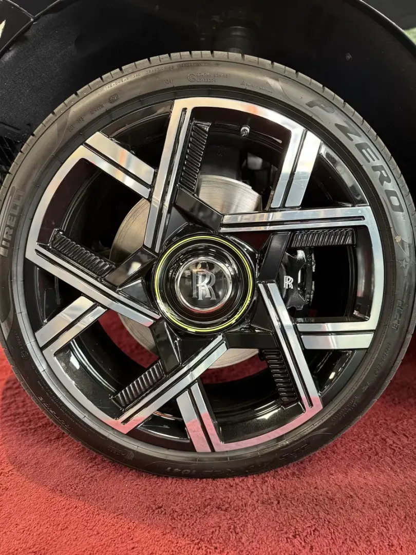 Rolls-Royce Cullinan BLACK BADGE 4SEAT facelift 2025