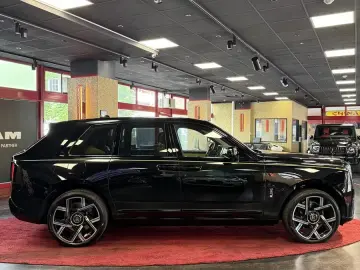 Rolls-Royce Cullinan BLACK BADGE 4SEAT facelift 2025