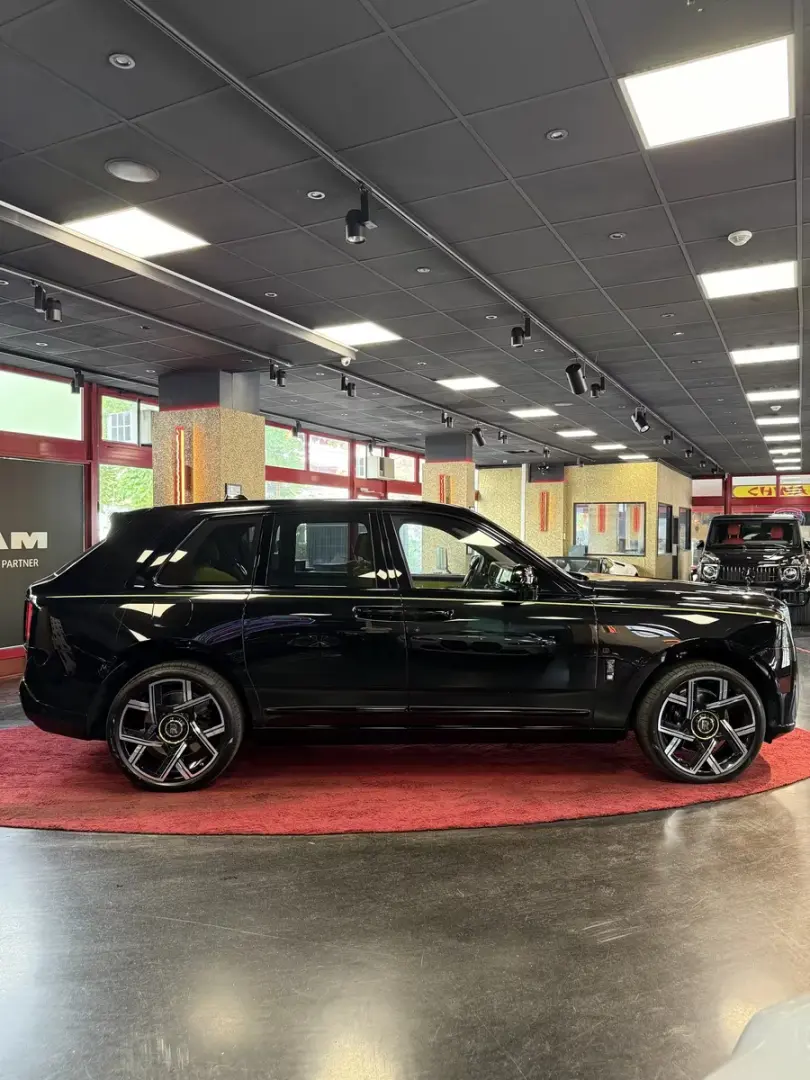 Rolls-Royce Cullinan BLACK BADGE 4SEAT facelift 2025