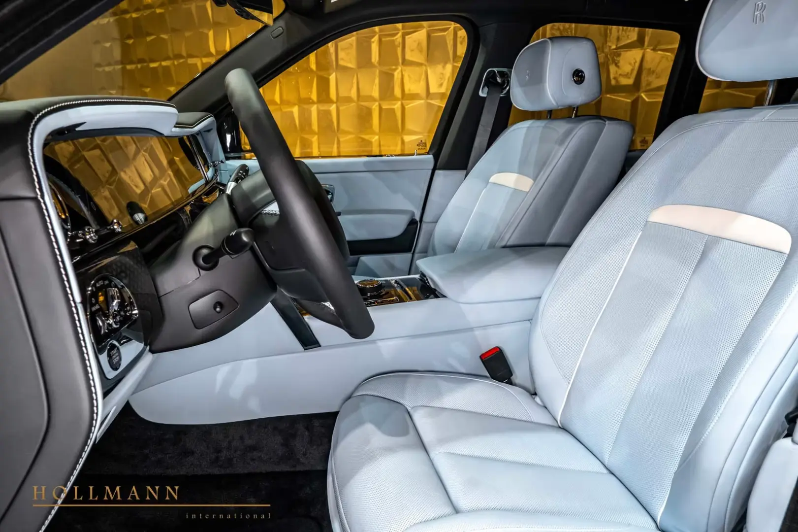 Rolls-Royce Cullinan SERIES II +BLACK BADGE+ 4 SEATS + TV