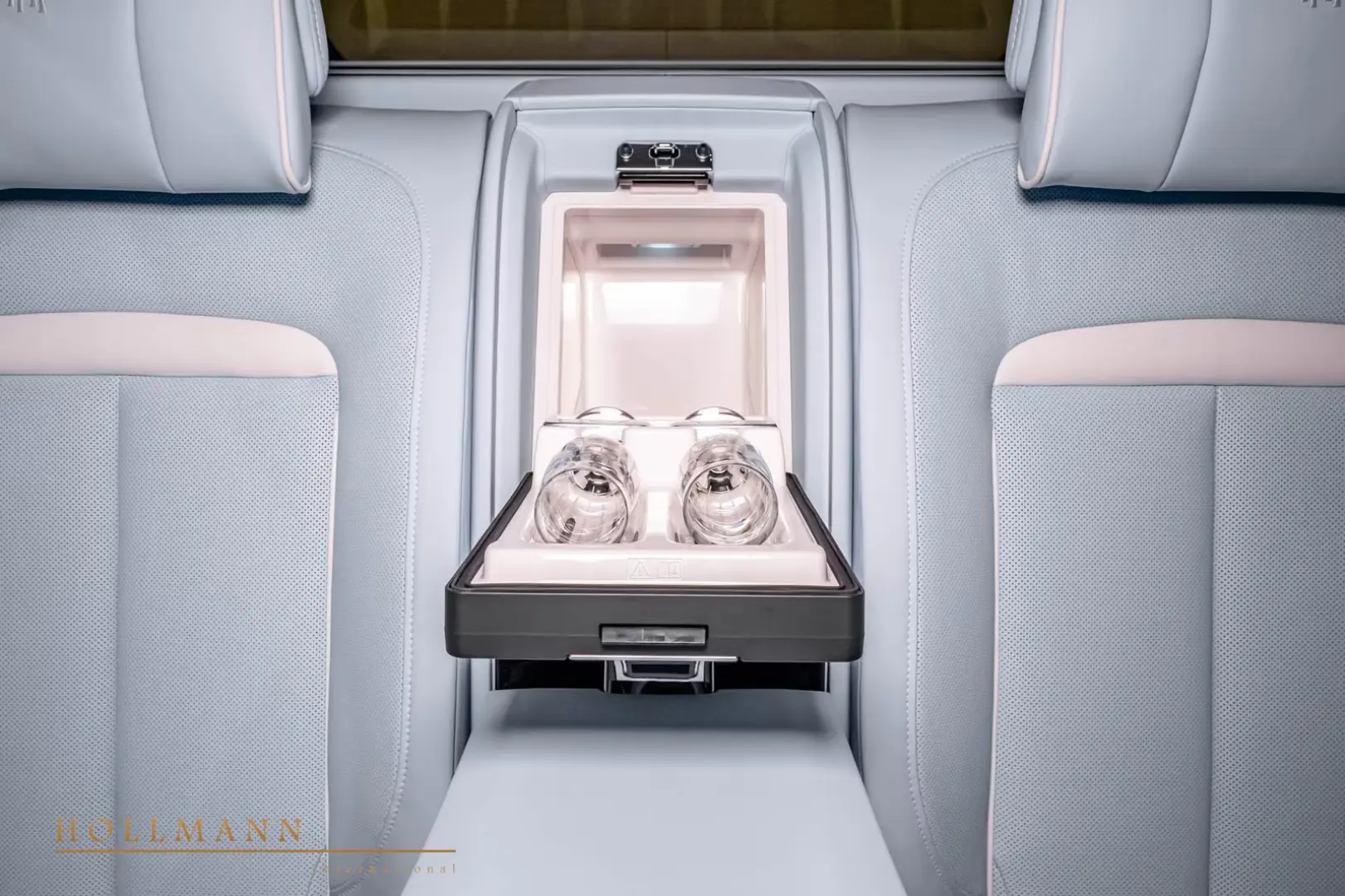 Rolls-Royce Cullinan SERIES II +BLACK BADGE+ 4 SEATS + TV