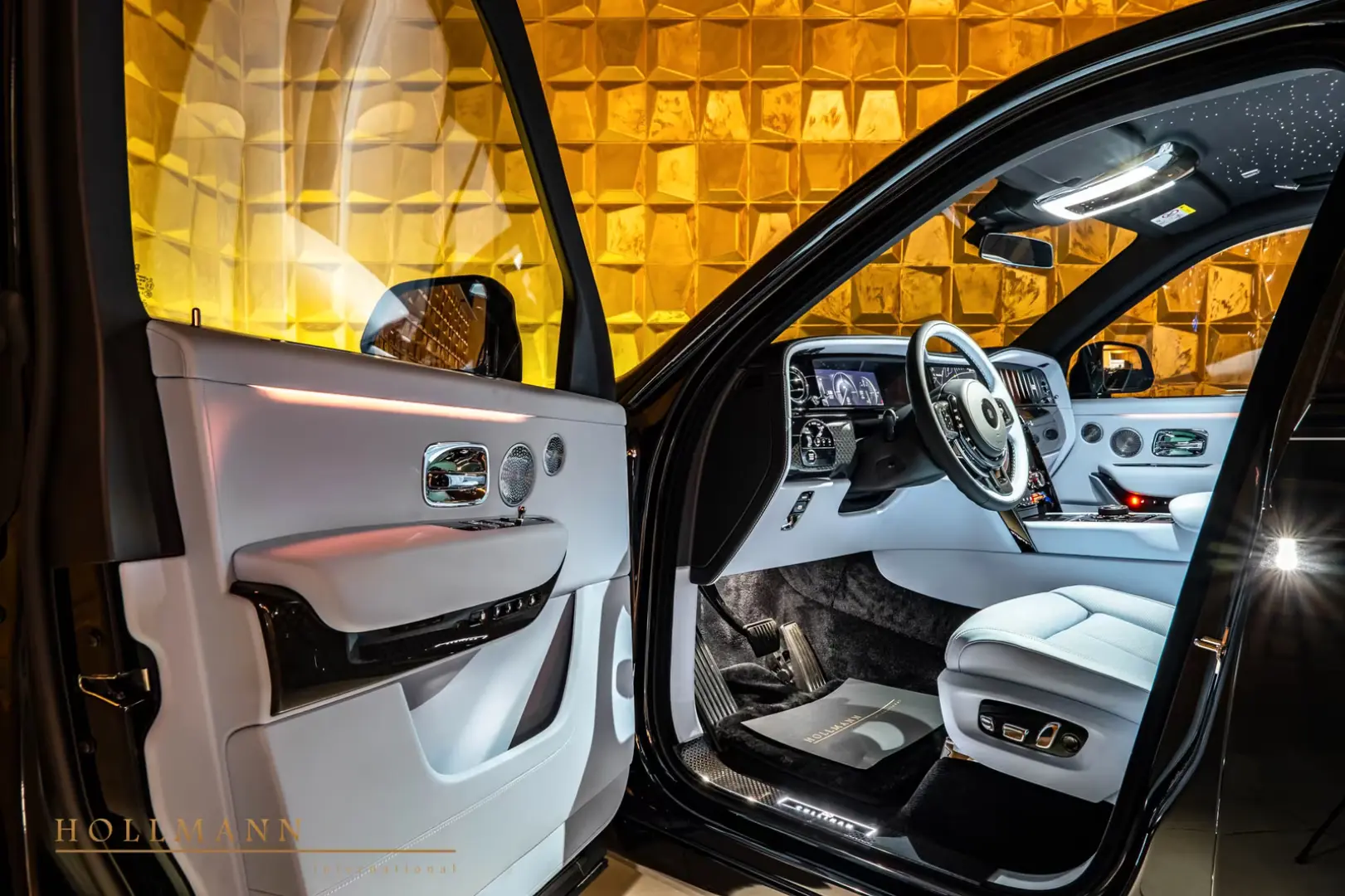 Rolls-Royce Cullinan SERIES II +BLACK BADGE+ 4 SEATS + TV