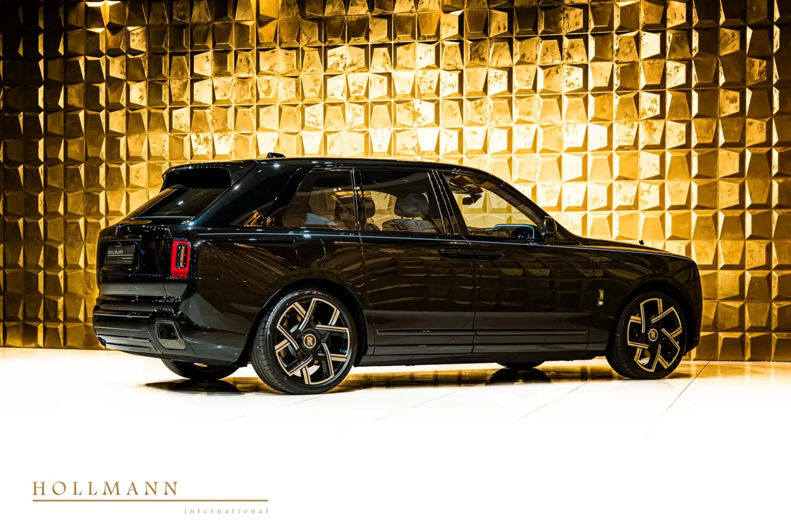 Rolls-Royce Cullinan SERIES II +BLACK BADGE+ 4 SEATS + TV