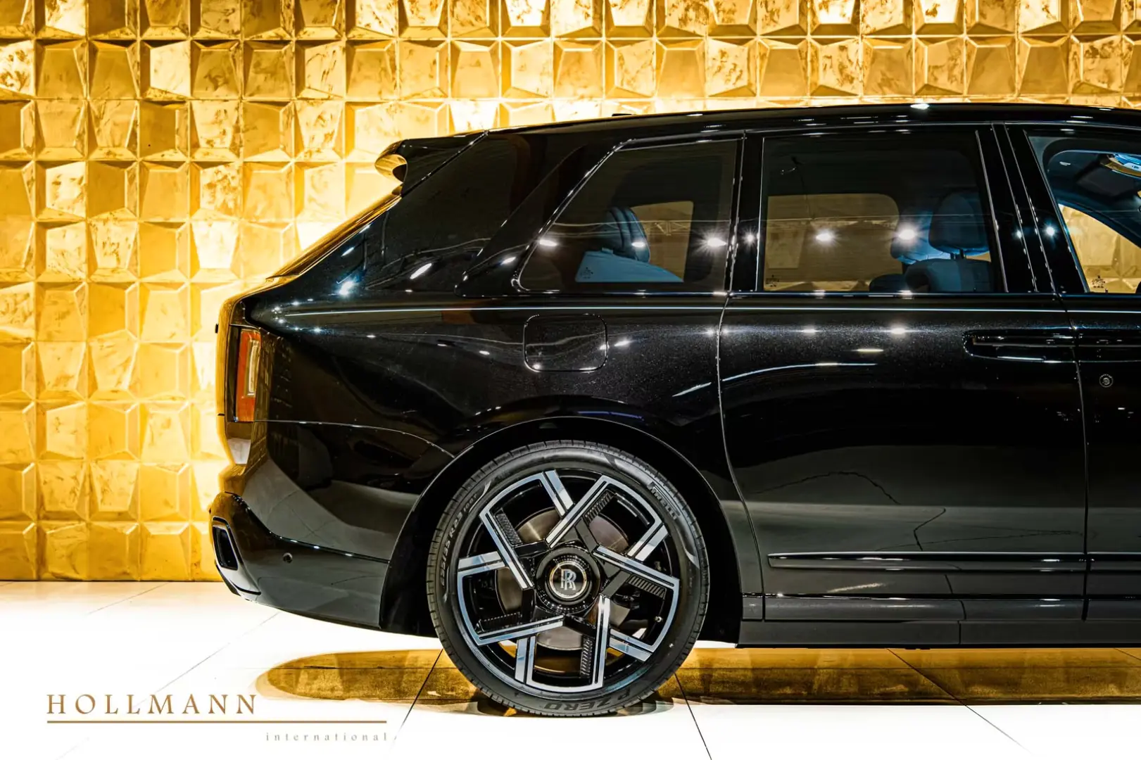 Rolls-Royce Cullinan SERIES II +BLACK BADGE+ 4 SEATS + TV