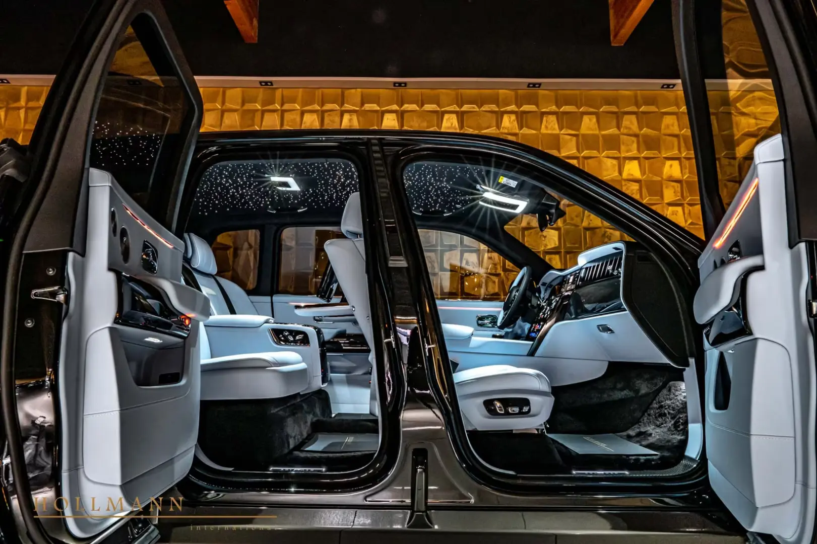 Rolls-Royce Cullinan SERIES II +BLACK BADGE+ 4 SEATS + TV