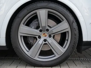 E-Hybrid Coupé SPORTDESIGN-ACC-LUFTF.-PANO-VOLL
