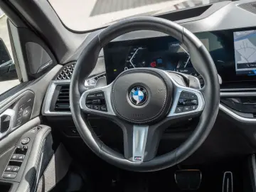 X5 xDrive 30d M-Sport Pro INDIVIDUAL+LUTFEDERUNG