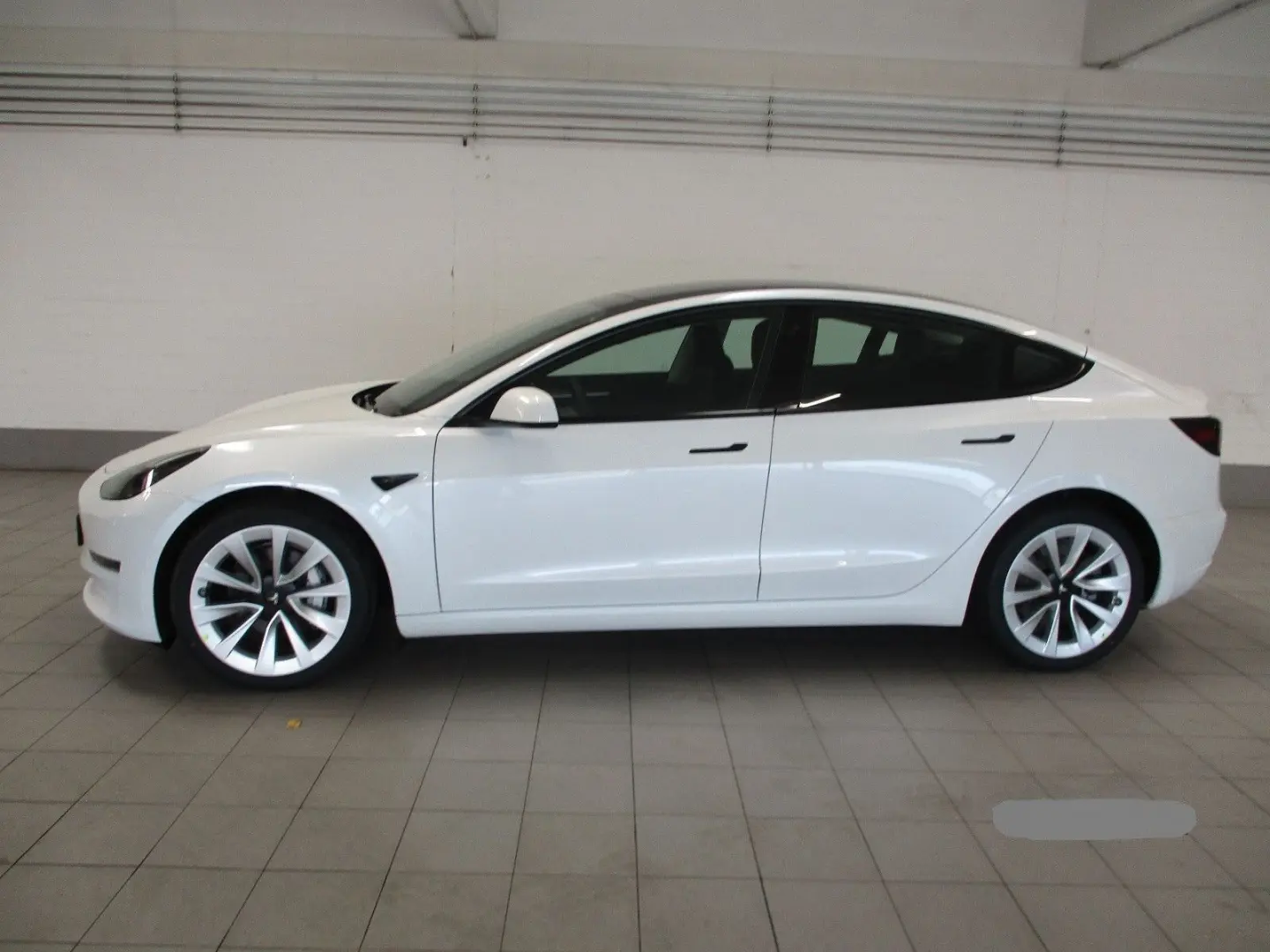 Model 3 Allradantrieb mit Dualmotor Long Range