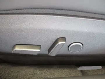 Model 3 Allradantrieb mit Dualmotor Long Range