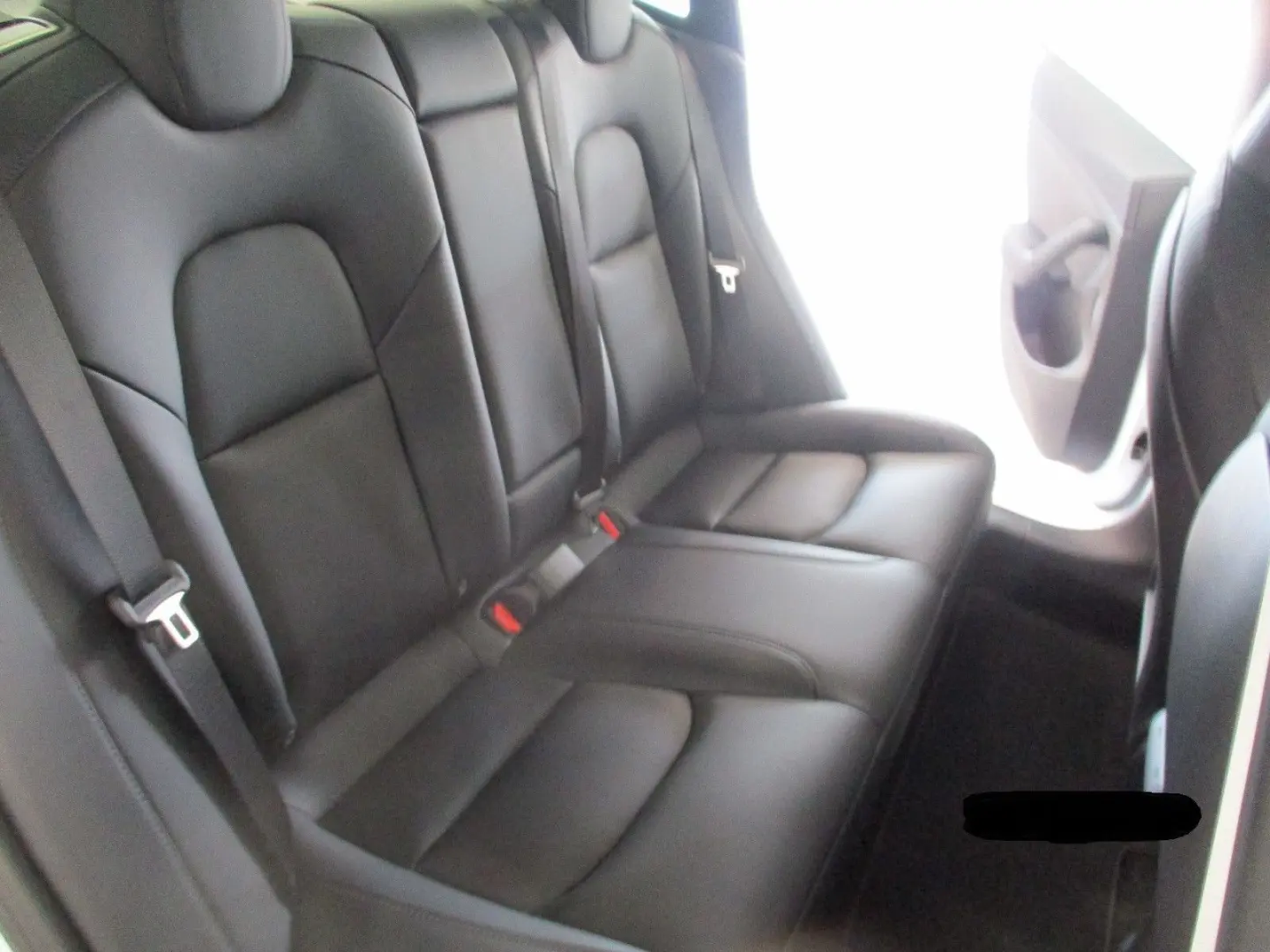 Model 3 Allradantrieb mit Dualmotor Long Range