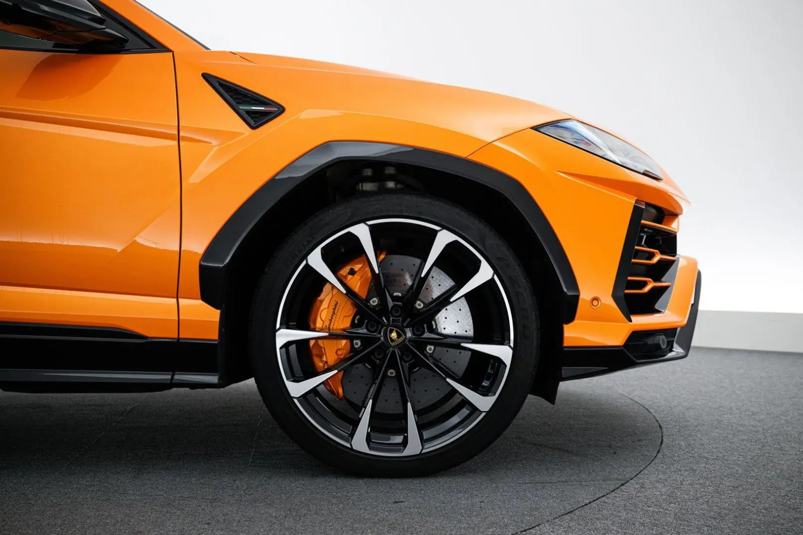 Urus Lage KM-stand I BTW auto