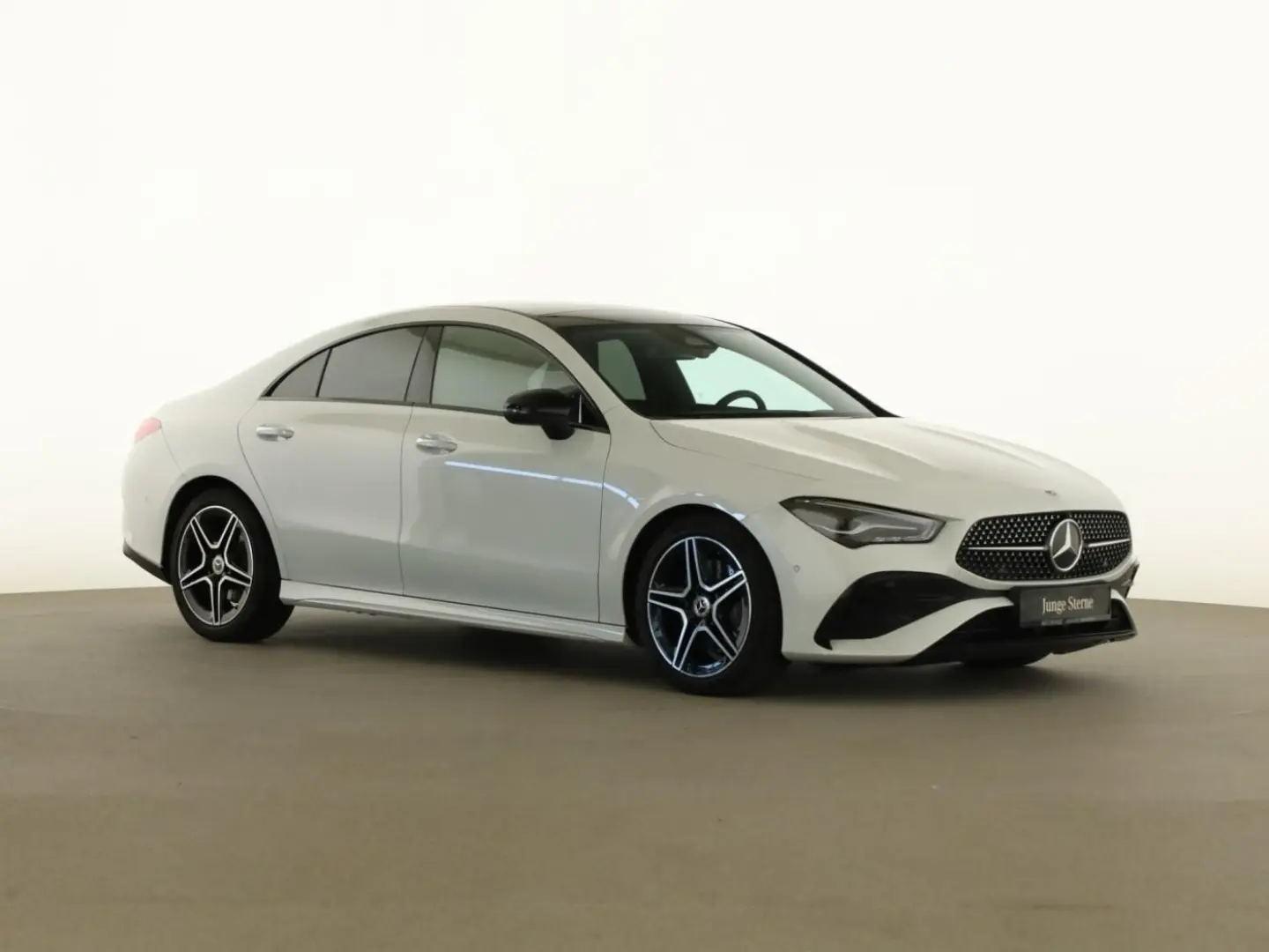 CLA 200 d Coupé AMG PREMIUM+NIGHT+PANO+KEYL+LED+
