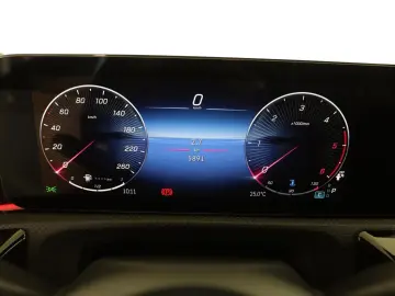 CLA 200 d Coupé AMG PREMIUM+NIGHT+PANO+KEYL+LED+