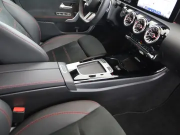 CLA 200 d Coupé AMG PREMIUM+NIGHT+PANO+KEYL+LED+