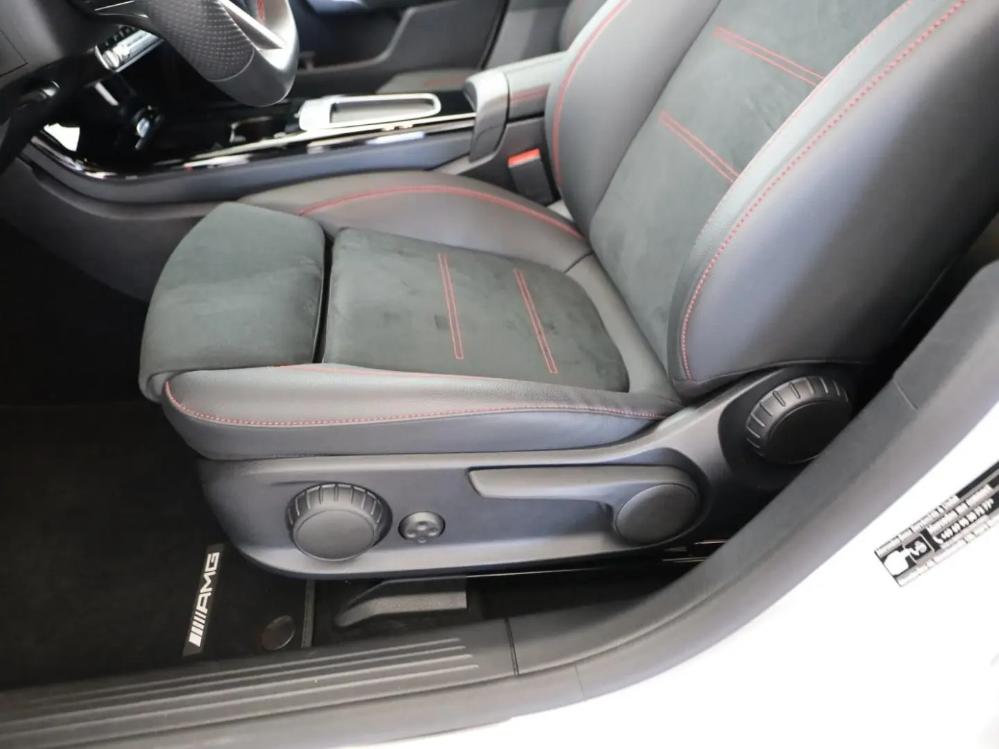 CLA 200 d Coupé AMG PREMIUM+NIGHT+PANO+KEYL+LED+